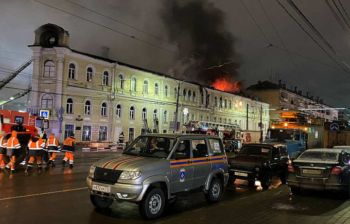 Хроника пожара на улице Советской в Туле – что за здание сгорело, как развивались события и что с ним будет дальше?