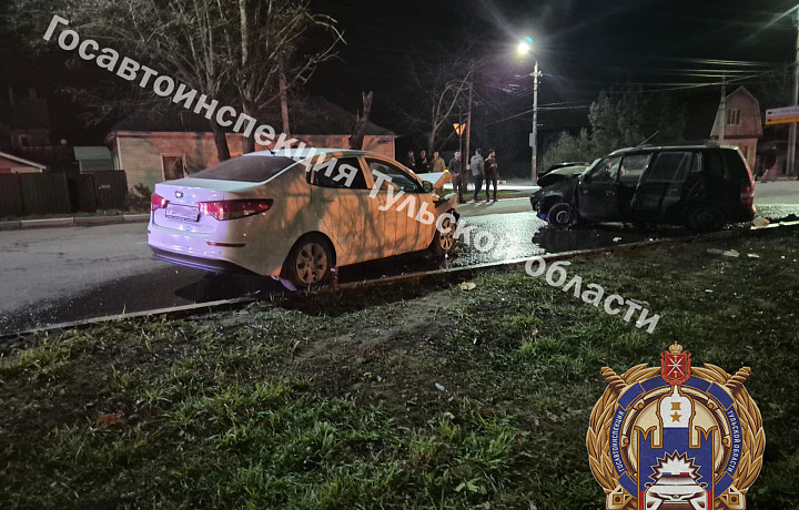 Пьяный водитель на иномарке устроил ДТП с пострадавшими в Туле Пьяный водитель на иномарке устроил ДТП с пострадавшими в Туле