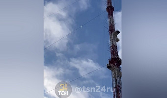 Туляков предупреждают о падении льда с телебашни на улице Скуратовской