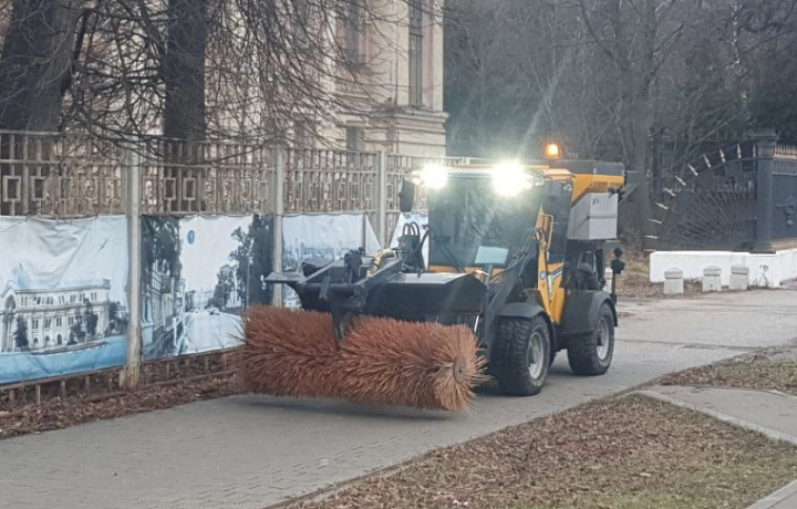 В Туле 25 ноября продолжается городская уборка