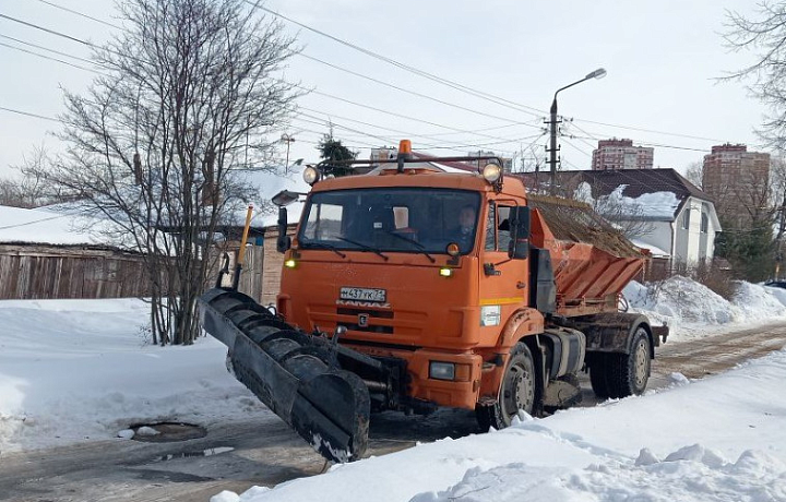Порядка 7,4 тысяч кубометров снега вывезли с улиц Тулы за сутки