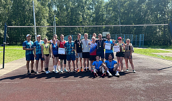 В Туле назвали победителей первого этапа фестиваля паркового волейбола