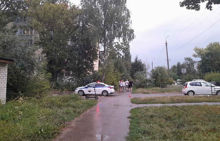 В Ефремове 15-летний водитель электросамоката попал в больницу, врезавшись в авто