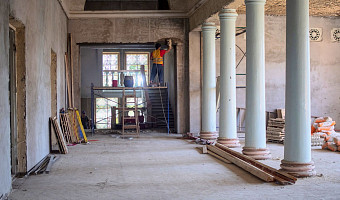 В Узловском районе продолжается ремонт Дома культуры поселка Майский