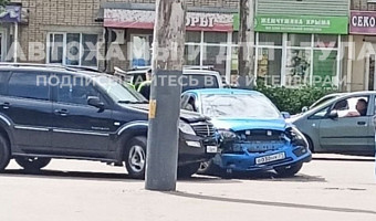 Две иномарки устроили ДТП на улице Советской в Щекино