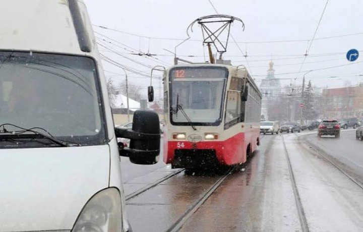 В Туле случилось ДТП на трамвайных путях