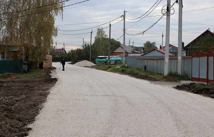 В Новомосковске завершается ремонт дороги в селе Спасское