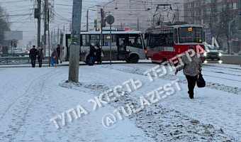 В Туле автобус протаранил трамвай