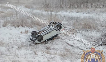 ﻿На трассе в Дубенском районе иномарка слетела в кювет, а ее пассажирка попала в больницу