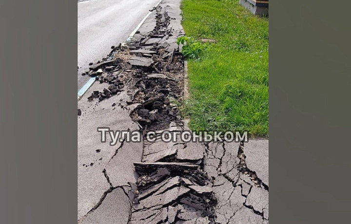 В одном из ЖК Тулы фура разломала тротуар