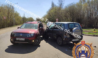 Три человека получили травмы в ДТП на улице Коммунистической в Кимовске