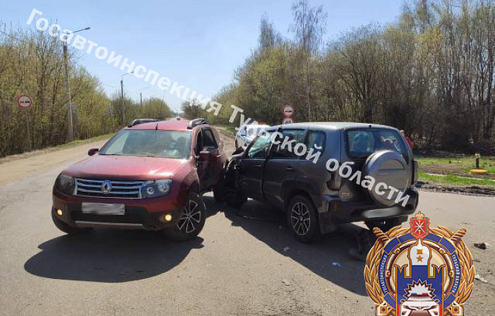 Три человека получили травмы в ДТП на улице Коммунистической в Кимовске Три человека получили травмы в ДТП на улице Коммунистической в Кимовске