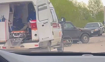 Пьяный водитель "Нивы" в Тульской области столкнулся с "Мерседесом" и сбил велосипедиста
