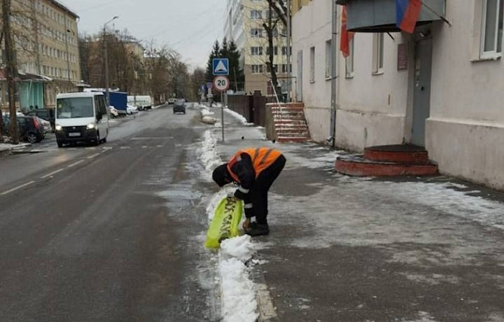 Около 80 единиц техники задействуют в уборке Тулы 7 ноября