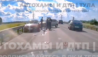 Опубликовано видео с места тройного ДТП на Калужском шоссе в Туле