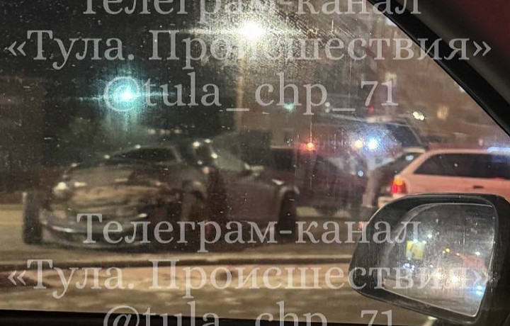 Очевидцы сообщили о массовом ДТП на Зеленстрое в Туле Очевидцы сообщили о массовом ДТП на Зеленстрое в Туле