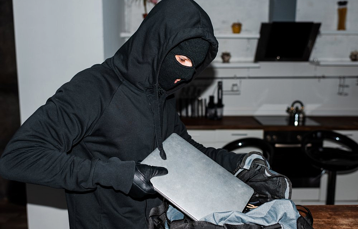 Житель Киреевского района украл из квартиры в Туле ноутбук и телевизор
