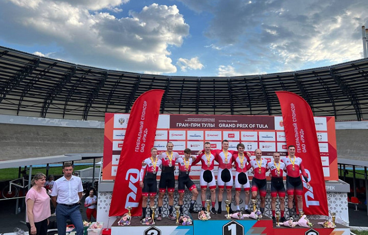 Велогонщики Ростовцев и Аверина стали победителями в первый день Гран-При Тулы