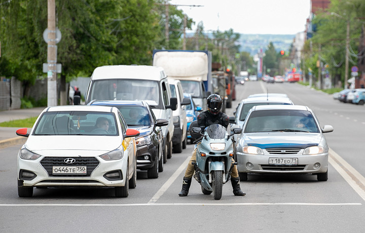 Автомобилисты могут лишиться транспорта из-за выброшенного из окна машины мусора