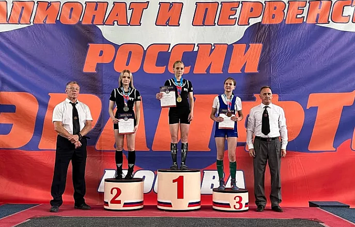 Тулячка Ангелина Свиридова завоевала серебряную медаль первенства России по пауэрлифтингу