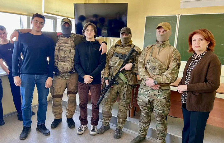 В Туле действующие участники СВО встретились со студентами соцтехколледжа В Туле действующие участники СВО встретились со студентами соцтехколледжа