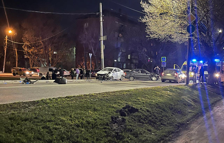 Четыре человека пострадали в тройном ДТП на улице Староникитской в Туле