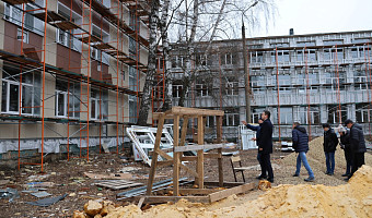 В Новомосковске продолжается капремонт двух школ