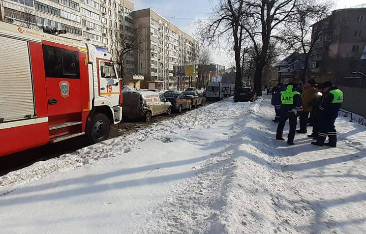 В Туле в Городском переулке произошло массовое ДТП с участием автомобиля регионального СУ СК