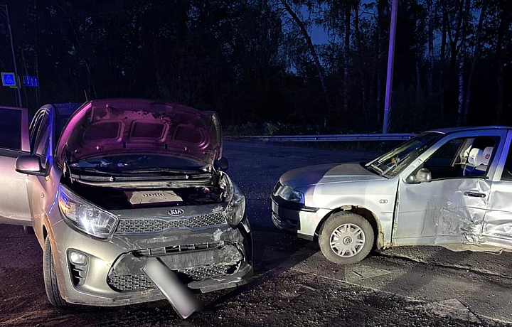 В Узловском районе столкнулись Volkswagen и Kia: пострадал один человек