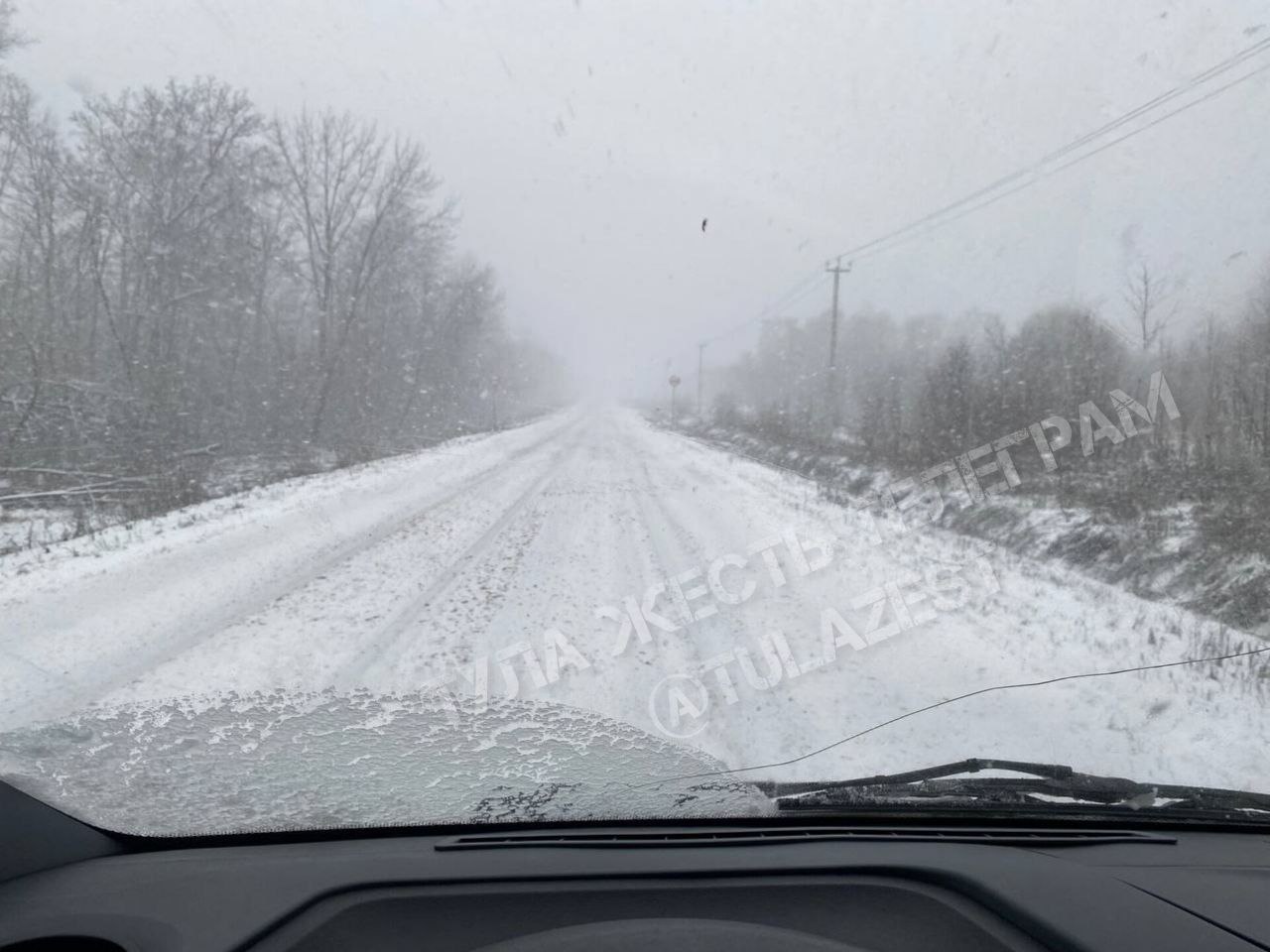 Дорога недалеко от поселка Ревякино